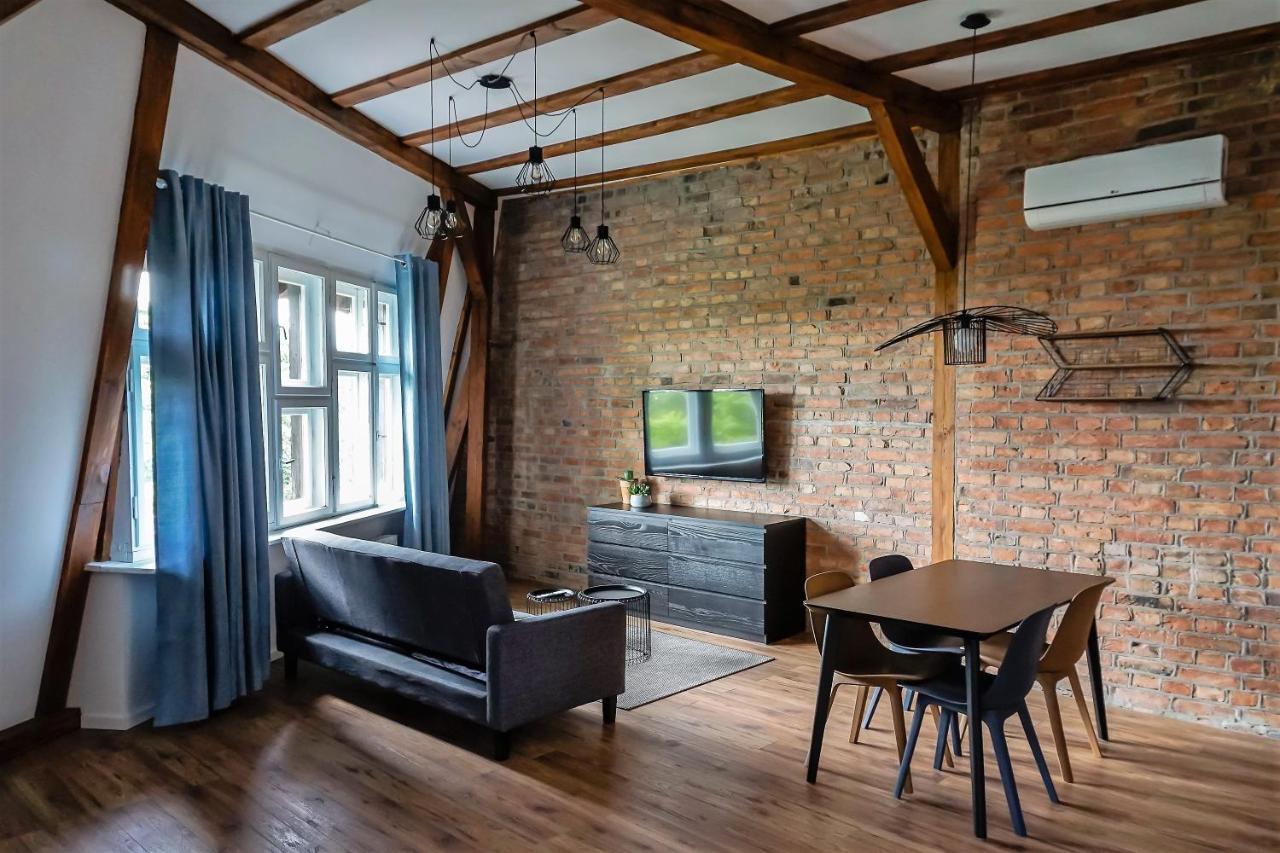 Torunskie Pod Krzywa Wieza Apartment *