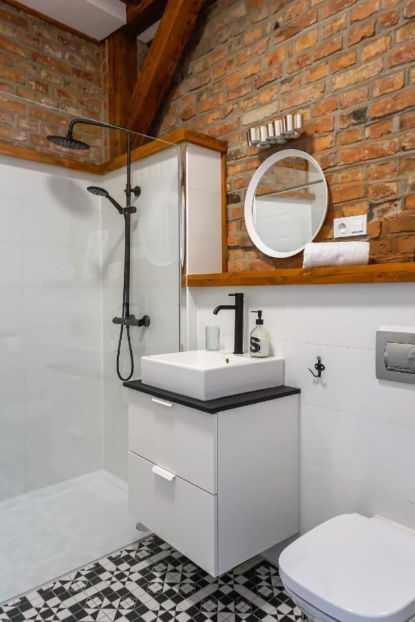 Torunskie Pod Krzywa Wieza Apartment Torun